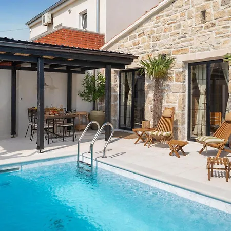 Casa vacanze Lovely In With Private Swimming Pool, Be Inside Or Outside *
