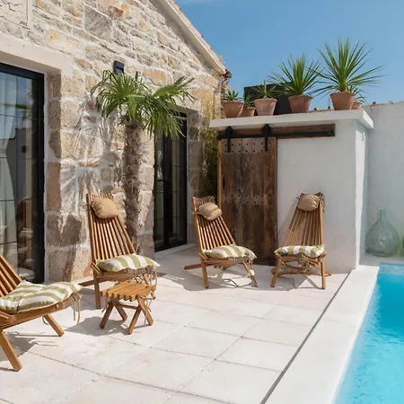 Lovely In With Private Swimming Pool, Be Inside Or Outside * Posedarje